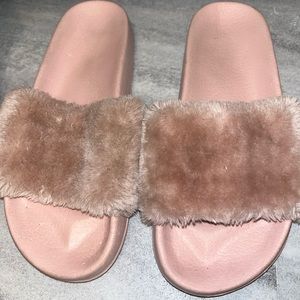 Faux fur slides